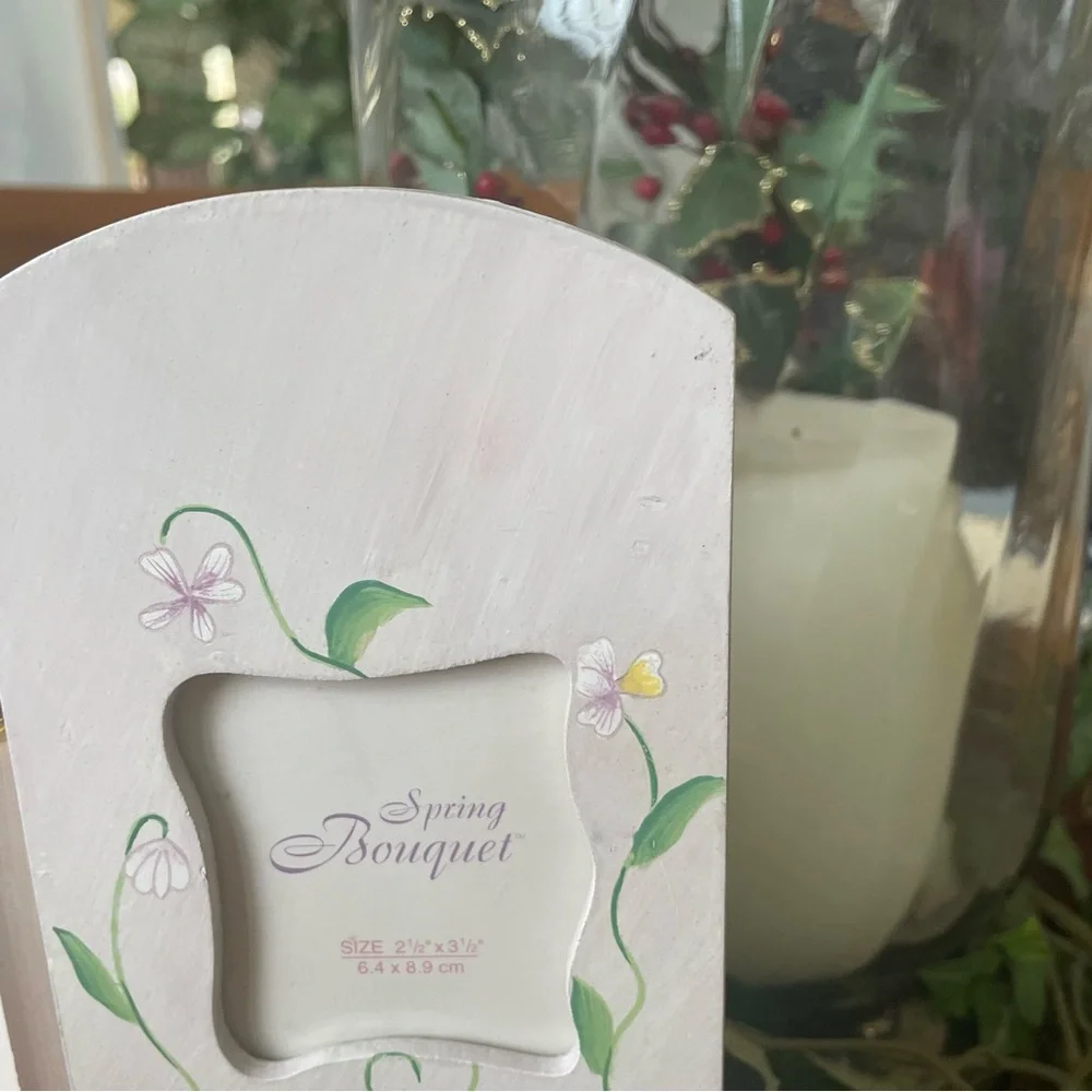 Vintage Russ Spring Bouquet 3 Panel Picture Frame Holder
